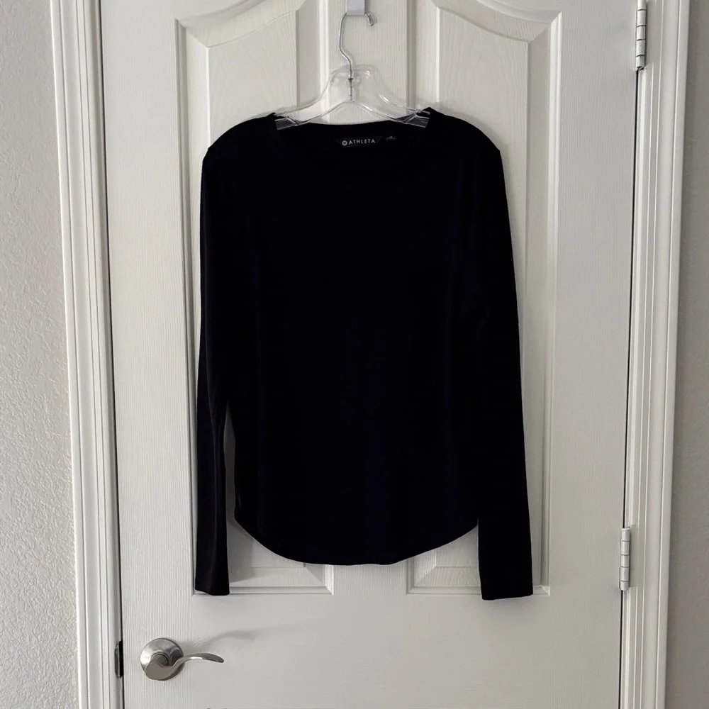 Athleta Black Long Sleeve Breezy Top Size Medium - Picture 2 of 10